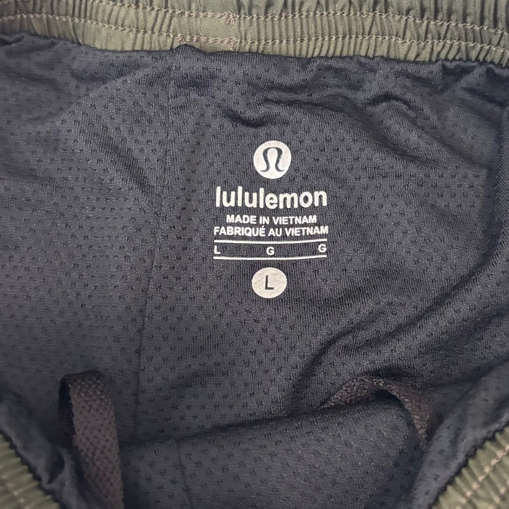 Lululemon Running Shorts Women Large Olive Green Athleisure Casual Classic - Picture 6 of 7